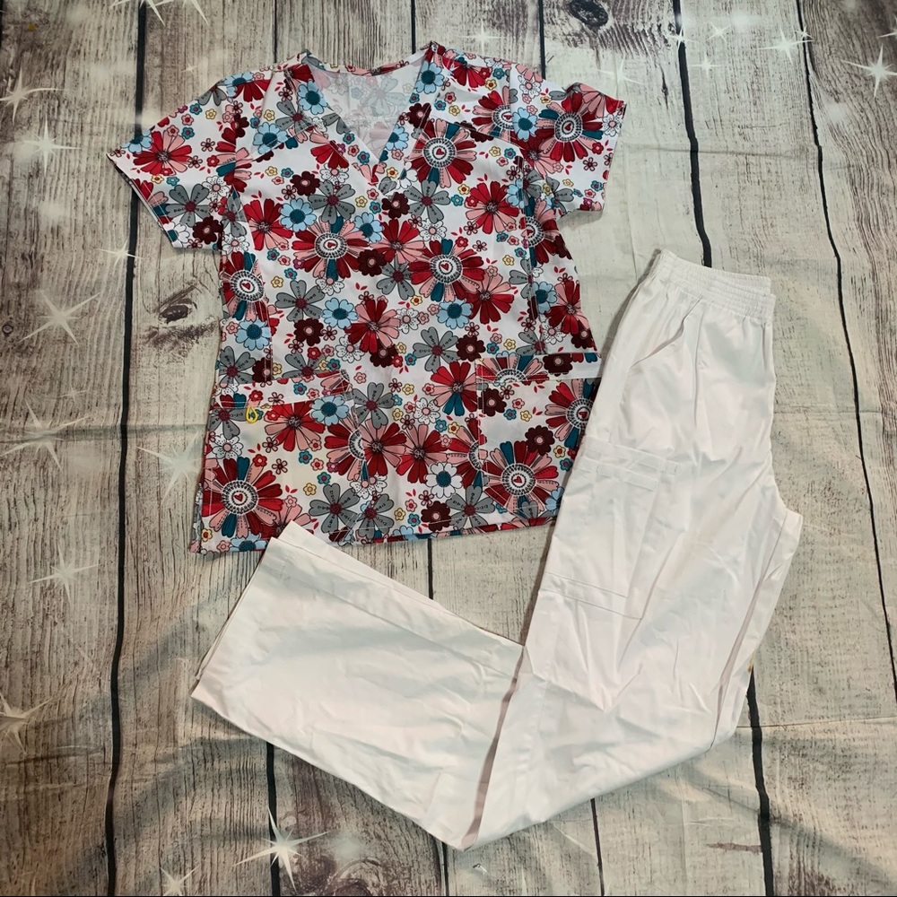 NEW SMALL WINK SCRUB TOP & SMALL TALL PANTS